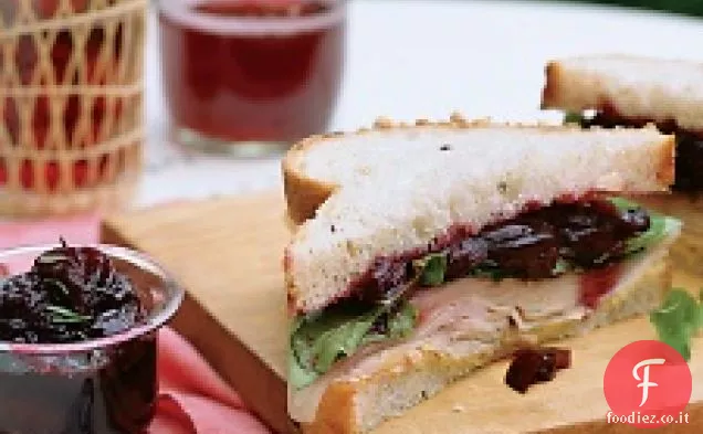 Panino di tacchino con composta di ciliegie