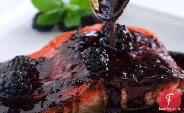 Salmone con salsa di brandy di more
