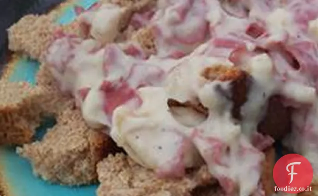 Mamma facile crema di manzo scheggiato sul pane tostato