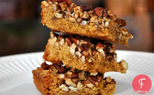 Quadrati di noci pecan al caramello