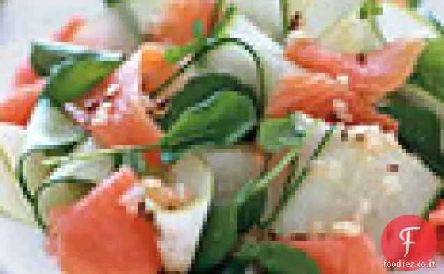 Insalata di salmone affumicato e cetriolo con cumino