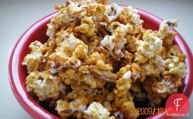 Praline Burro-Pecan Crunch Popcorn