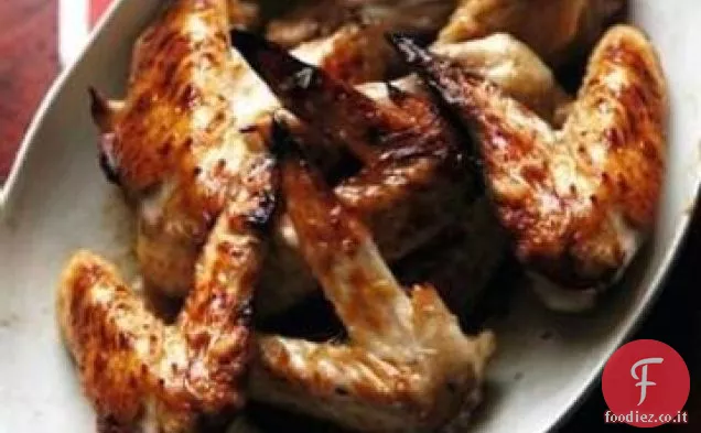 Miele Aglio Ali di pollo con un calcio