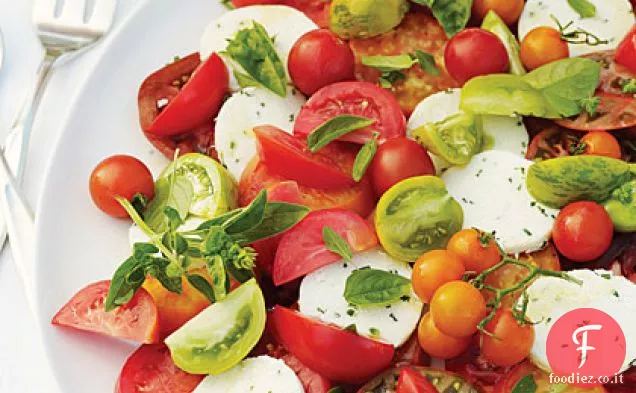 Insalata di pomodoro ed erbe con Erba cipollina fresca