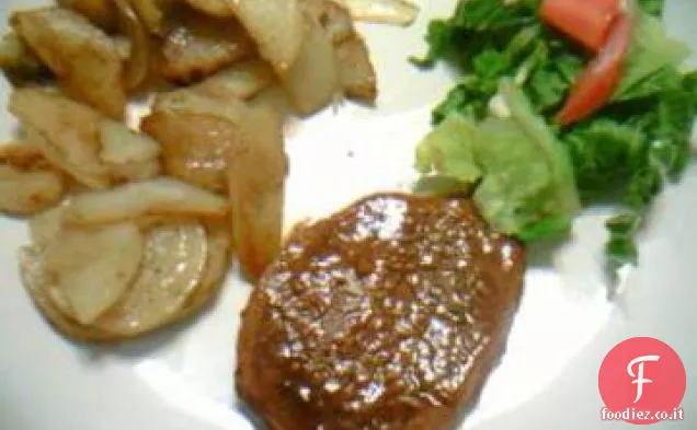Bistecca di manzo o maiale al forno con salsa piccante