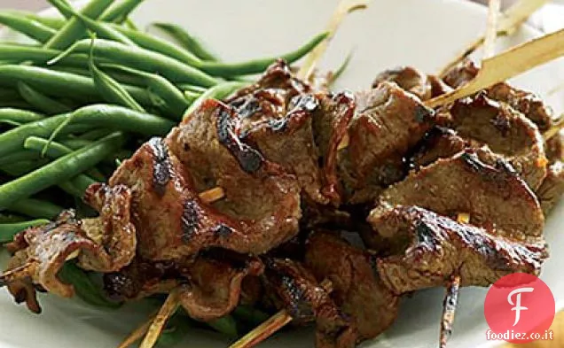 Spiedini di filetto di manzo alla griglia con glassa di Miso rosso