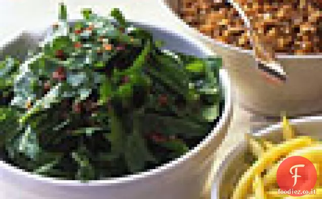 Insalata di tarassaco con condimento caldo di pancetta
