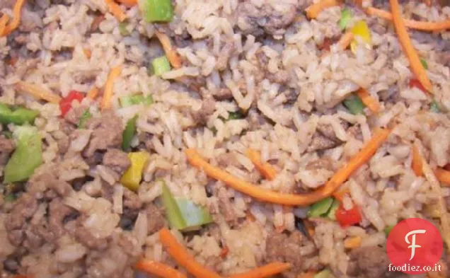 Riso facile e hamburger Un piatto Cena