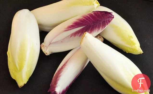 Insalata di indivia con vinaigrette all'arancia