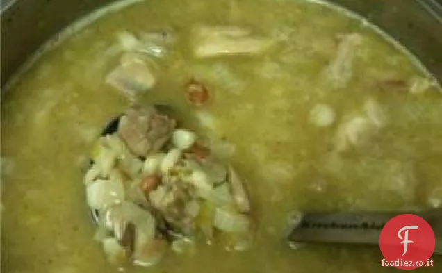Posole (zuppa messicana con carne di maiale e hominy)