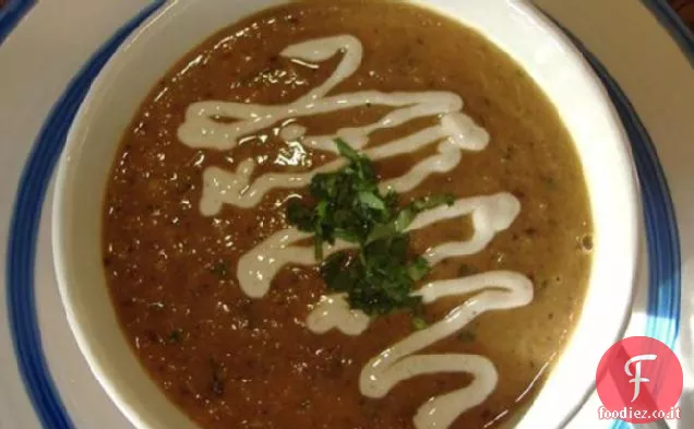 Zuppa di fagioli neri con crema di coriandolo