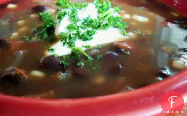 Facile vegetariano Zuppa di tortilla di fagioli neri