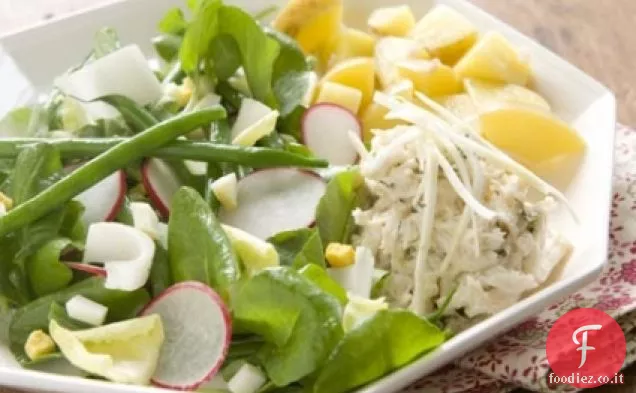 Insalata di granchio con condimento al limone