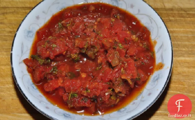 Salsa di pomodoro e pepe arrosto