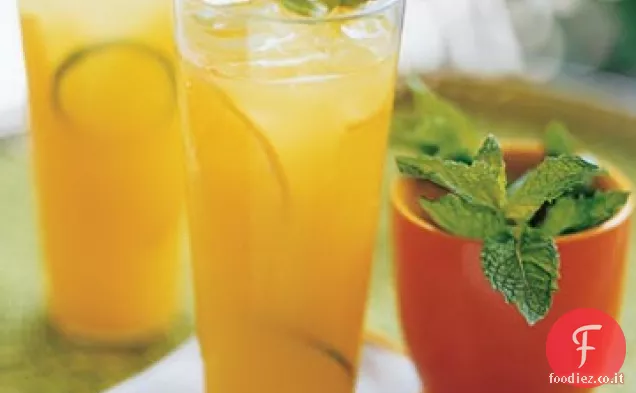 Cocktail all'arancia e lime