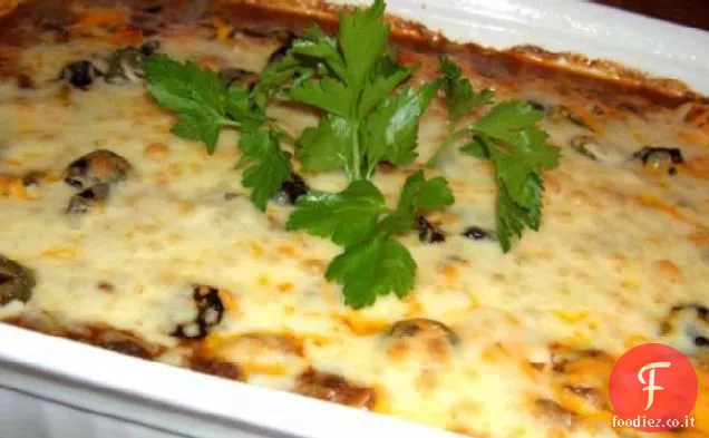 Casseruola di manzo e fagioli cremosa e formaggio
