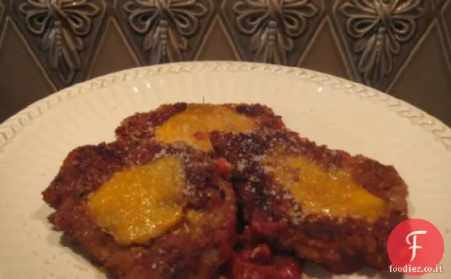 Cotolette di maiale Parmigiano con salsa di pomodoro
