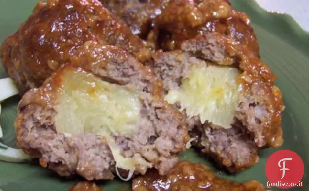 Polpette ripiene di pezzi di ananas