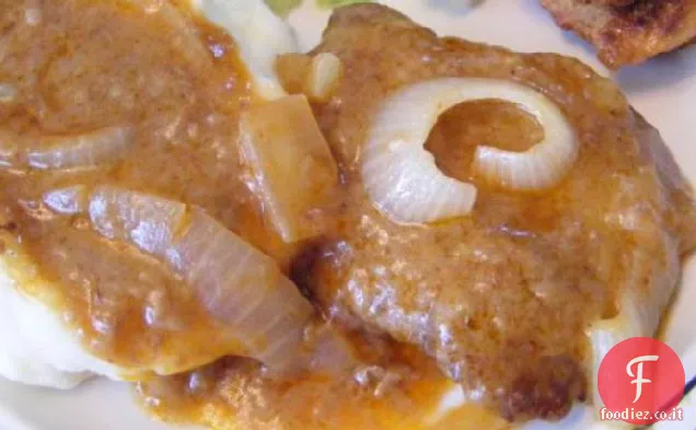 Bistecca al cubo con sugo di cipolla