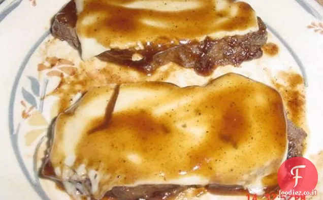 Polpettone ripieno di formaggio e funghi