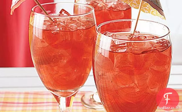 Tè freddo all'ibisco con pesche
