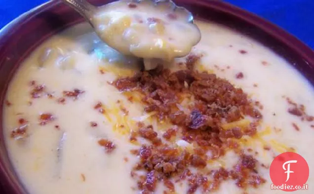 Zuppa di mais patate e formaggio cheddar