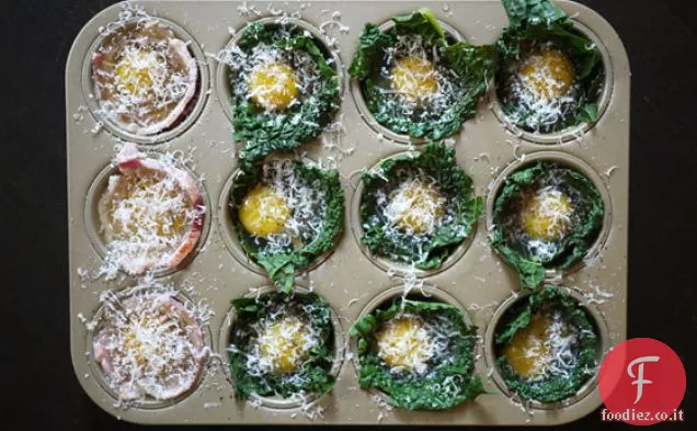 Tazze di uova e cavoli al forno