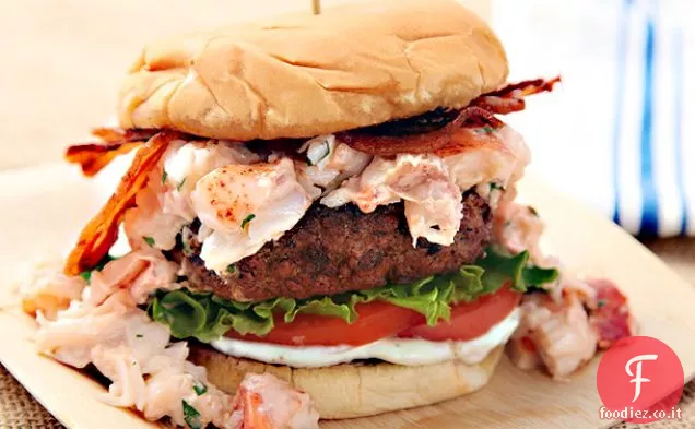 Surf N ' Turf Burger (Hamburger alla griglia con aragosta e pancetta)