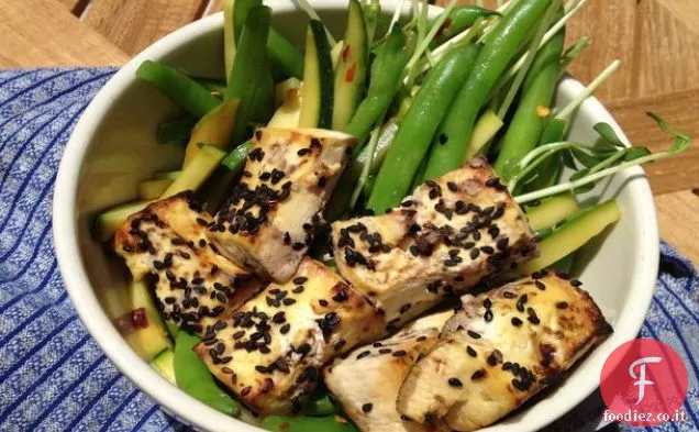 Insalata di fagiolini speziati con tofu al sesamo e lime