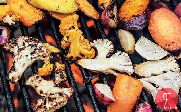 Insalata di verdure alla griglia con Vinaigrette al burro marrone