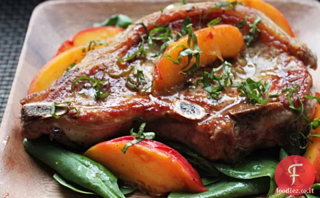 Braciole di maiale con Pesche fresche e Basilico