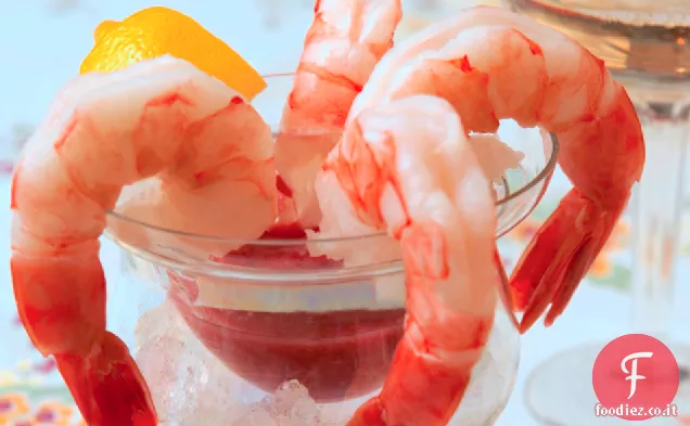 Cocktail classico di gamberetti con salsa di tequila e lime