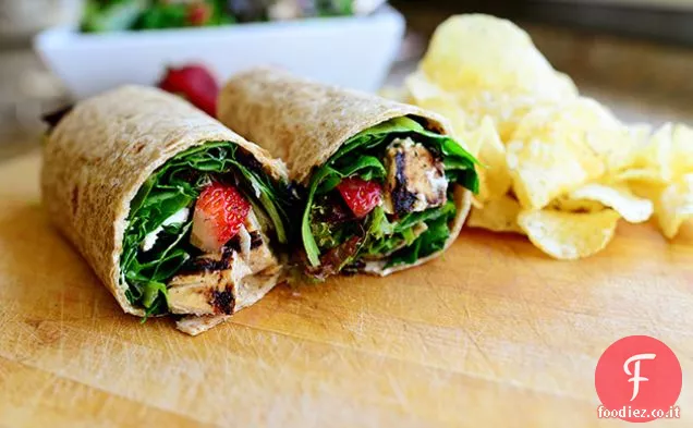 Pollo alla griglia e insalata di fragole Wrap