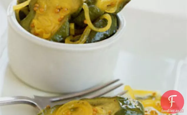 Sottaceti di pane e burro di luffa angolati