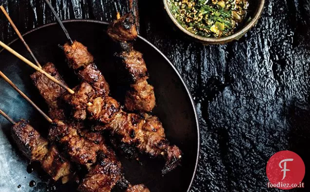 Spiedini di bistecca con scalogno Salsa di immersione