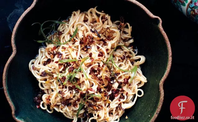 Tagliatelle di Sesamo con olio di peperoncino e scalogno