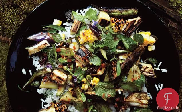 Insalata di verdure e riso alla griglia con vinaigrette di pesce