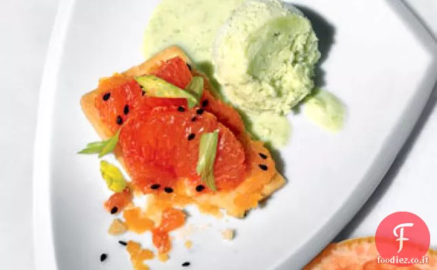 Crostata di Pompelmo Rosa con Gelato Edamame e Semi di Sesamo nero