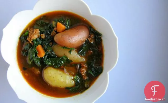 Zuppa di cavolo e patate con Chorizo
