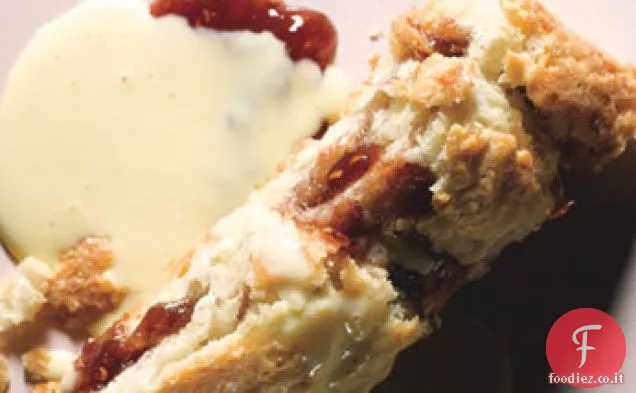 Marmellata di rabarbaro e Lampone Roly-Poly con crema alla vaniglia