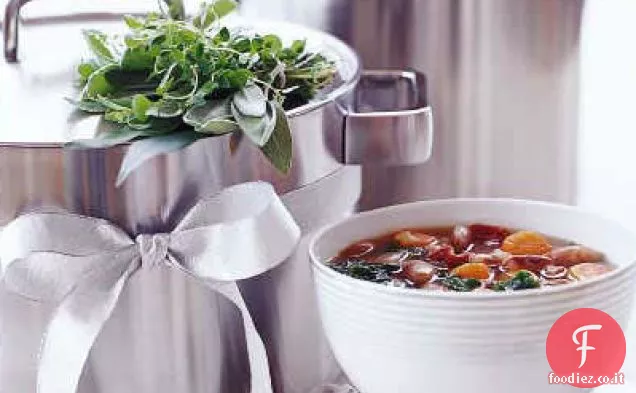 Zuppa di fagioli grossi con prosciutto e cavolo