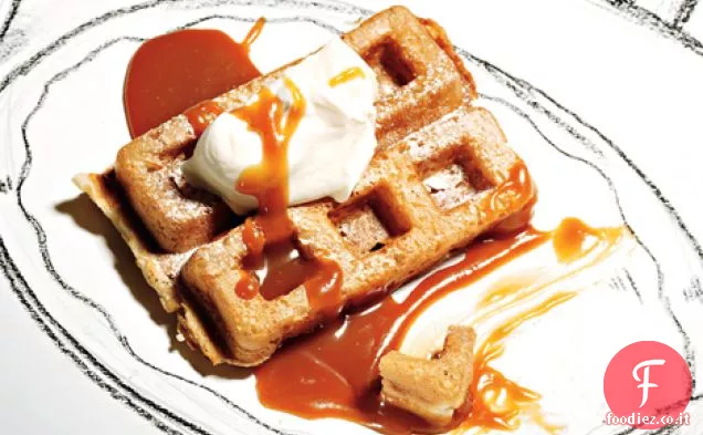 Cialde croccanti con Coulis al caramello salato