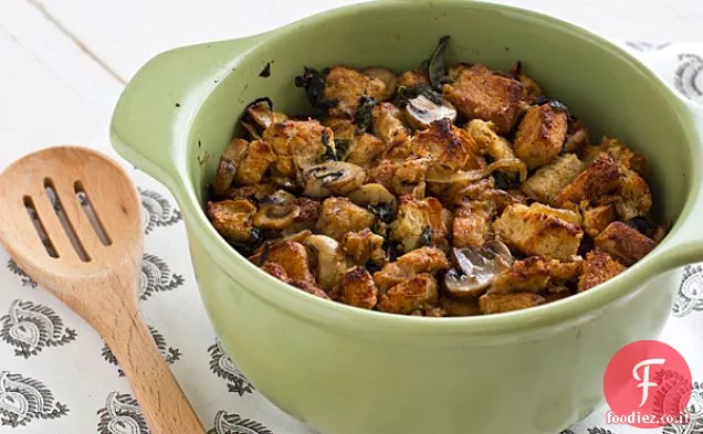 Ripieno senza glutine con cavoli, cipolle caramellate e funghi