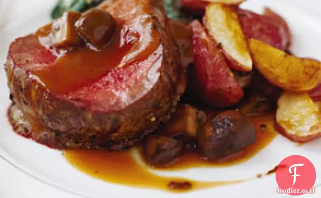 Filetto di manzo con funghi e salsa di Espagnole