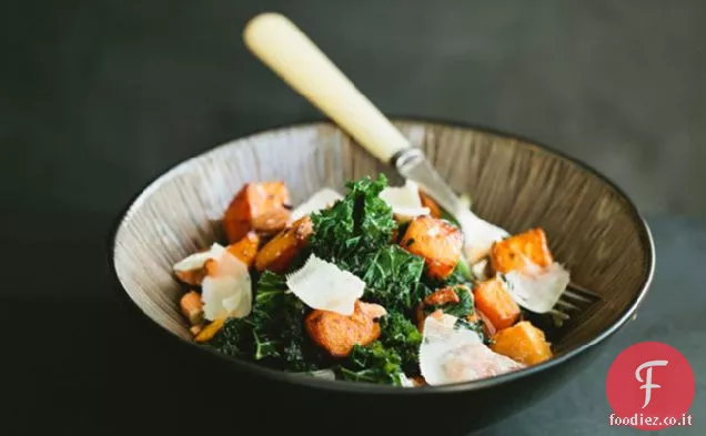 Insalata di cavolo con zucca e mandorle