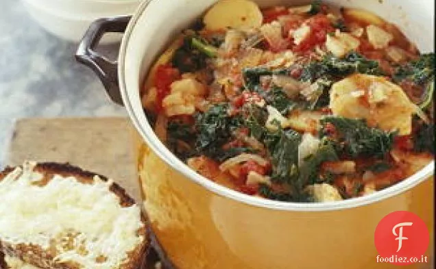 Acquasantiera invernale rossa e verde