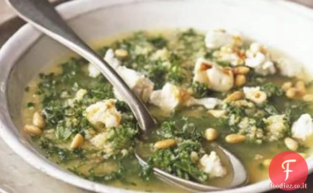 Zuppa di cavolo e couscous con formaggio di capra