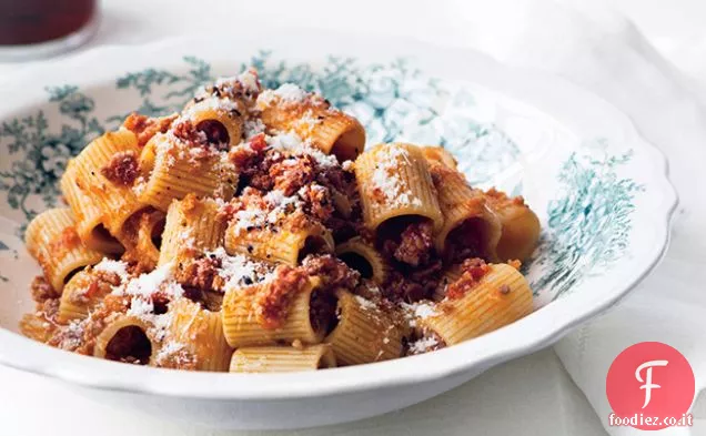 Rigatoni con Ragù di Maiale Piccante alla Calabrese