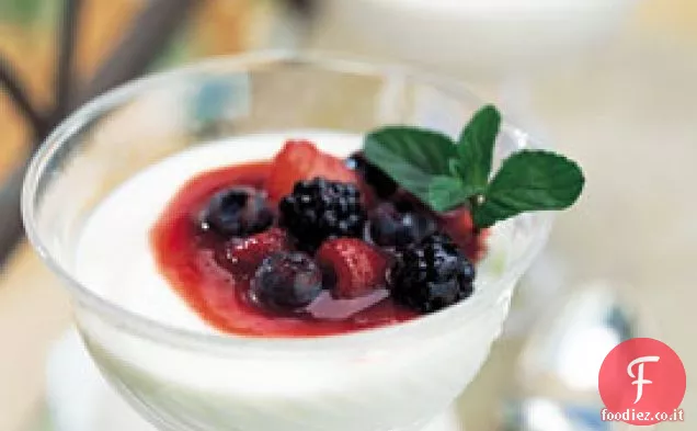 Panna Cotta alla Vaniglia con composta mista di frutti di bosco