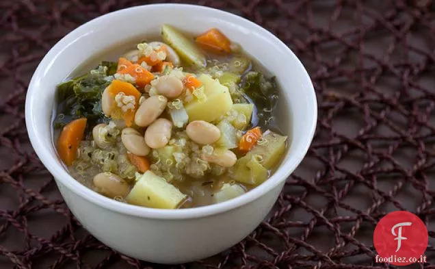Quinoa, fagioli bianchi e cavolo stufato